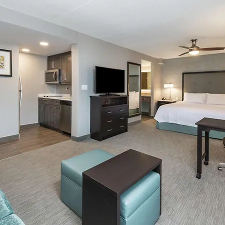 Hotel Homewood By Hilton Airport