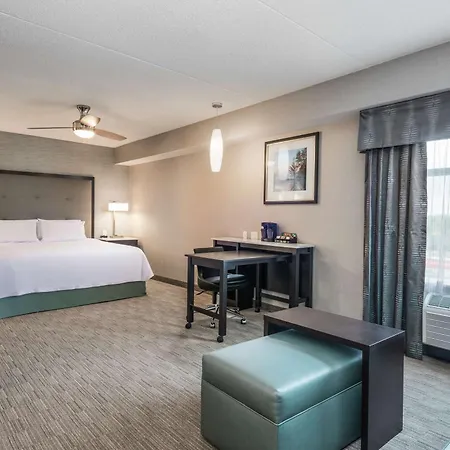 Hotel Homewood By Hilton Airport
