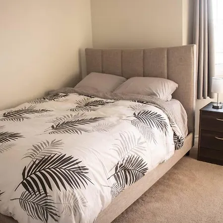 Apartment Beautiful 5 Minutes From Airport Ottawa