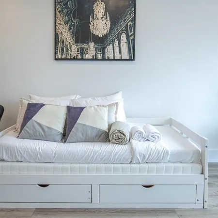 Private Unit In The Heart Of Ottawa, 3 Minutes To Downtown Apartment *