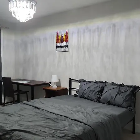 Moral's Inn- * Ottawa