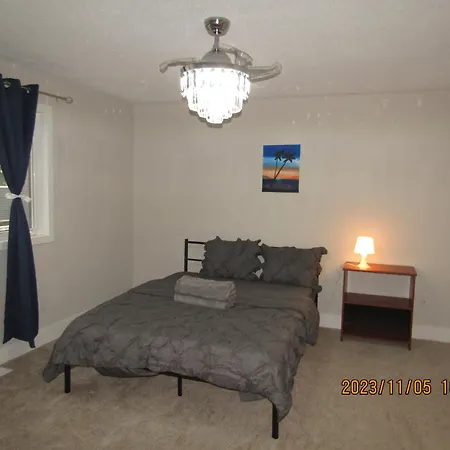 Homestay Moral's Inn- Ottawa