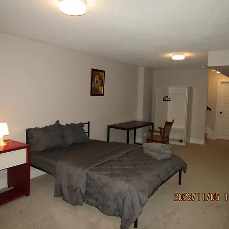 Homestay Moral's Inn- Ottawa