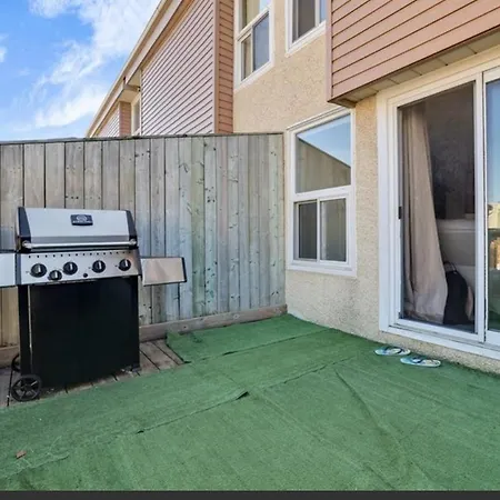 Homestay Lush Abode! Close To Airport.2 Spacious Bedrooms Ottawa