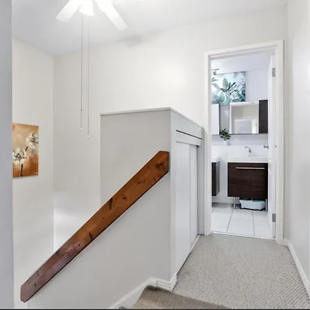 Homestay Lush Abode! Close To Airport.2 Spacious Bedrooms Ottawa