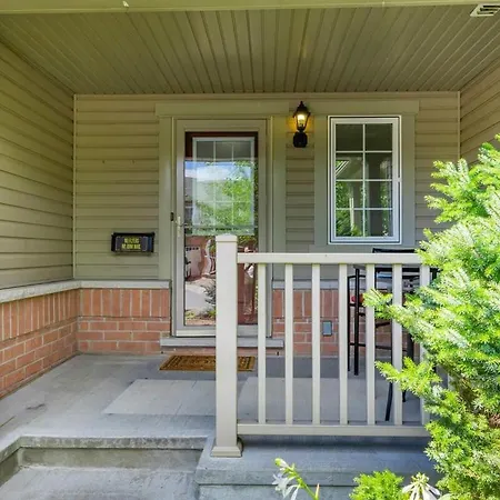 Modern Cozy 4br With Sunny Patio Holiday home *