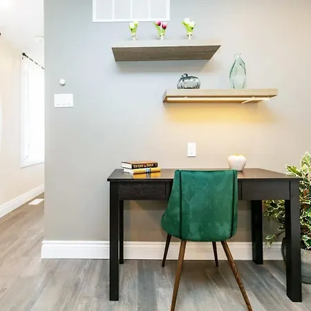 Pet-friendly 2br - Near The *