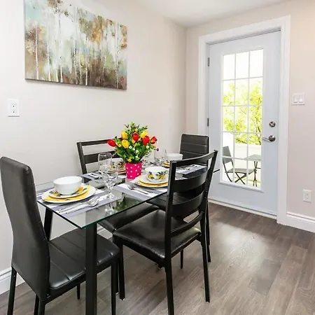 Pet-friendly 2br - Near The Apartment