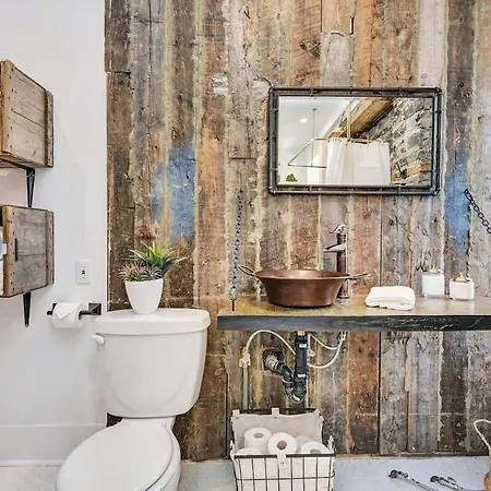 Heritage In Prime Byward Market Location *