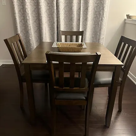 House Of Peace - Includes Wi-fi, Netflix * Ottawa