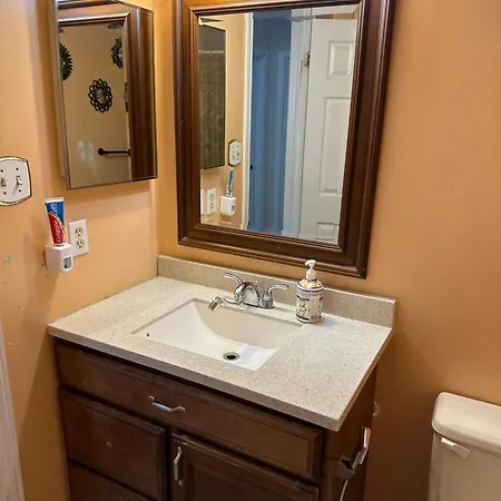 Lovely 1 Bed Room For Females Only