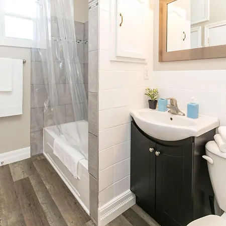Modern 2br - Close To Byward Market * Ottawa