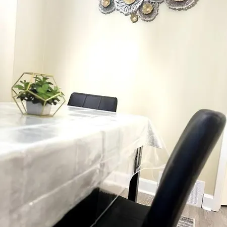 Apartment Cozy 1 Bdr Apt, 5 Min From Downtown *