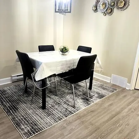 Cozy 1 Bdr Apt, 5 Min From Downtown Apartment