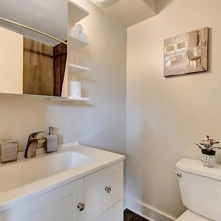 Apartment Spacious 1br W King Bed - Near Downtown *