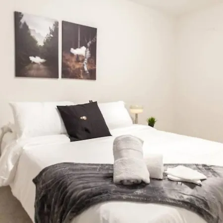 Brand New_house In Capitalottawa+senat+dt-kingbed Apartment *