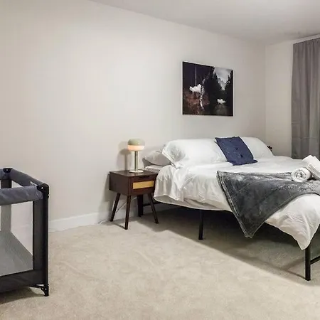 Apartment Brand New_house In Capitalottawa+senat+dt-kingbed