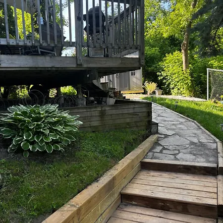 Guest house Nature Retreat In The City