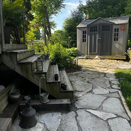 Guest house Nature Retreat In The City Ottawa