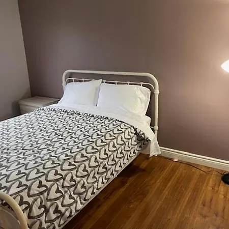 Homestay Big & Bright Room,21 *