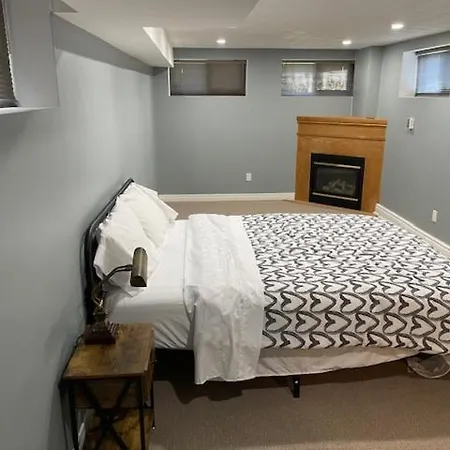 Big Room,25 Ottawa