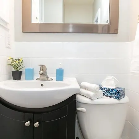 Apartment Work-friendly 2-bedroom In Vanier *