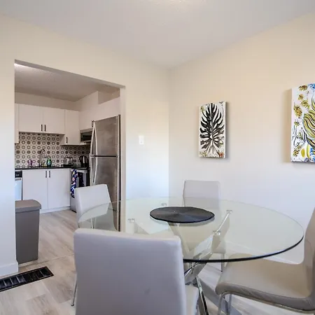 Luxury Brand New With Free Parking In Ottawa