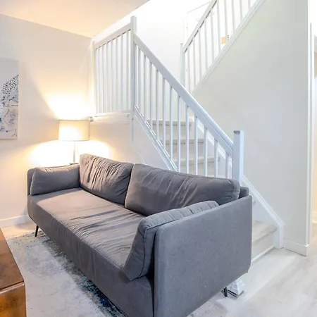 Luxury Brand New With Free Parking In 4*