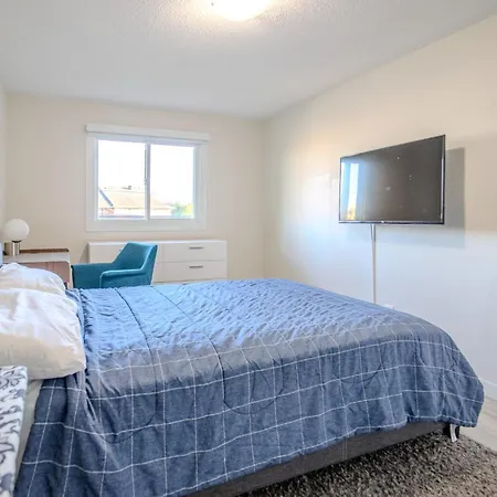 Hotel Luxury Brand New With Free Parking In