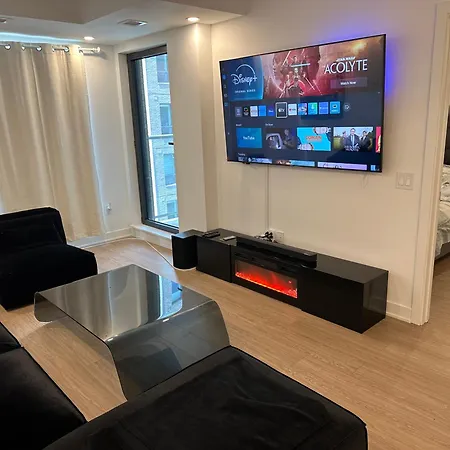 Apartment In The Heart Of Downtown *