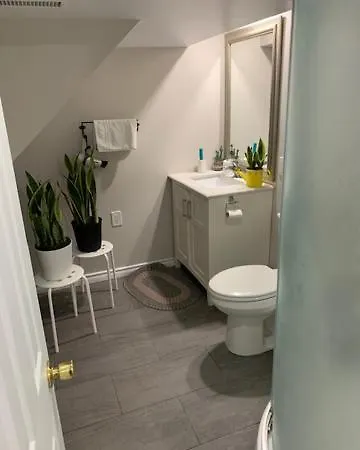 Southgate, 1 Homestay