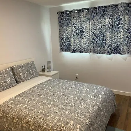 Southgate, 1 Homestay