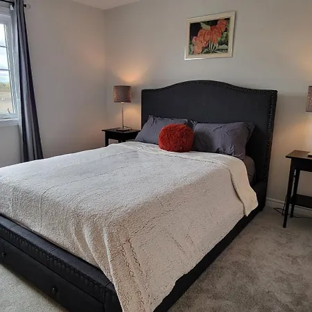 Apartment New Build With Primetv, Movies, Games, Airport 10 Mins Ottawa