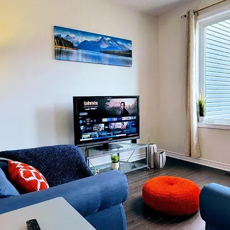 New Build With Primetv, Movies, Games, Airport 10 Mins Apartment Ottawa