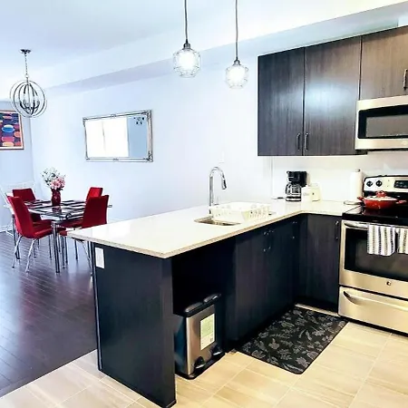 New Build With Primetv, Movies, Games, Airport 10 Mins Ottawa