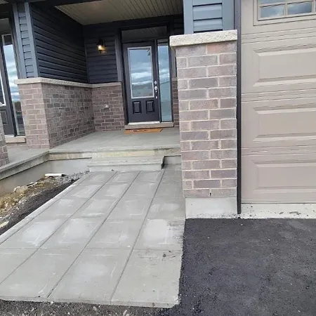 New Build With Primetv, Movies, Games, Airport 10 Mins Ottawa