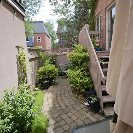 Apartment Guest In Ottawa's New Edinburgh Area