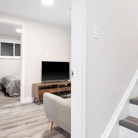 Hotel Private In Nepean For Family - 14 Minutes From Downtown *