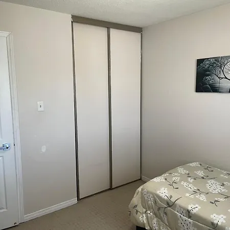 Homestay Cozy Shiny For Females Only - Pour Les Femmes Seulement