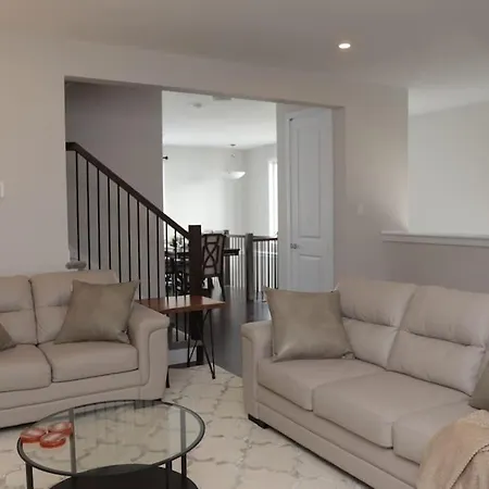 Holiday home The Pizzicato Comfort And Convenience Close To Downtown Ottawa