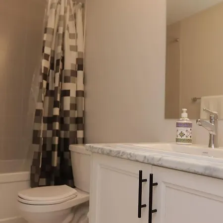 The Pizzicato Comfort And Convenience Close To Downtown Holiday home *