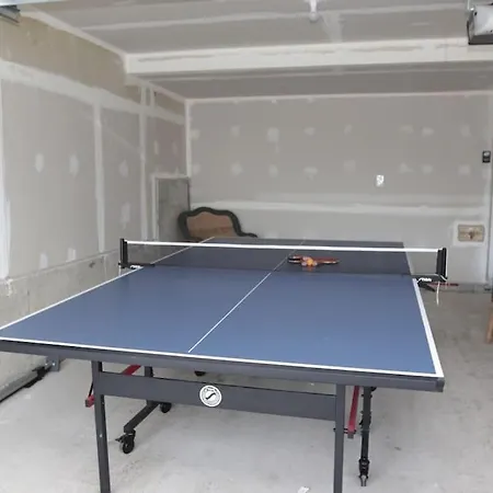 Holiday home The Pizzicato Comfort And Convenience Close To Downtown Ottawa