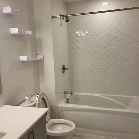 Homestay Lovely Townhouse For Short-term Ottawa
