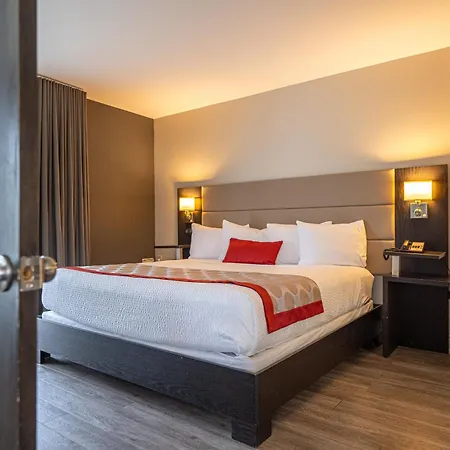 Ramada By Wyndham On The Rideau