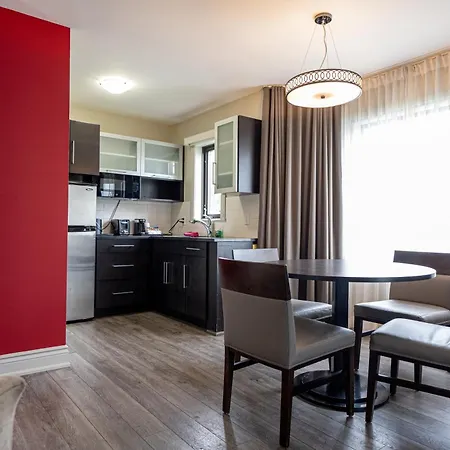 Ramada By Wyndham On The Rideau 3*