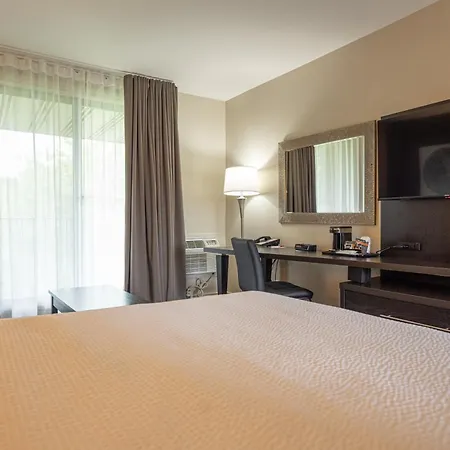 Ramada By Wyndham On The Rideau Ottawa