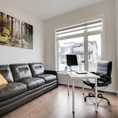 Villa Peaceful House At Barrhaven *