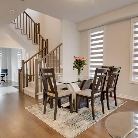 Peaceful House At Barrhaven Ottawa