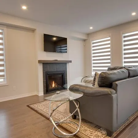 Peaceful House At Barrhaven Villa *