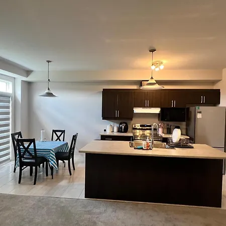 Carp Townhome * Ottawa